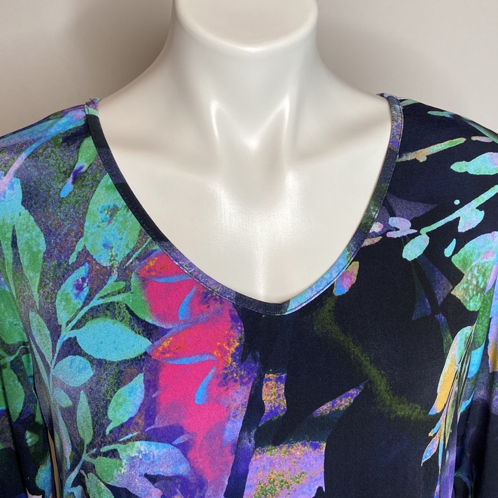 Clara Sun Woo, Abstract Floral Side Slit 3/4 Sleeve Tunic, Medium - Picture 5 of 13